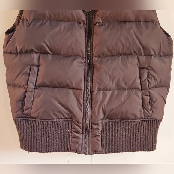 Old Navy Frost-Free Down Winter Vest in Women's M - Picture 4 of 13